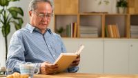 Learning to Read the Analects