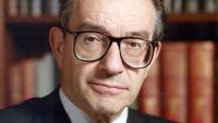 Should Central Banks Follow a Policy Rule?